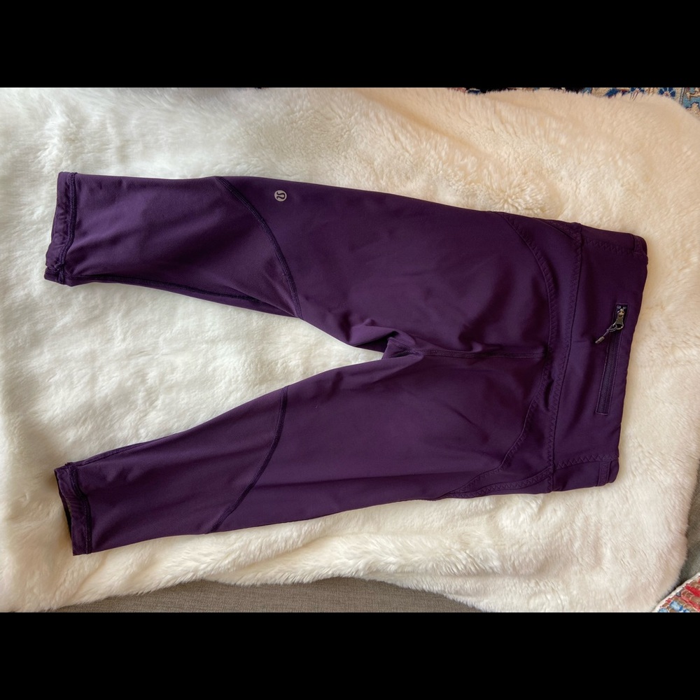 Lululemon cropped leggings size 2 eggplant purple